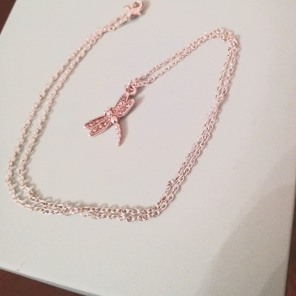 Dragonfly Pendant Necklace. Silver Plated.